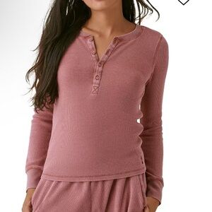 Women’s Bass Outdoors Salmon Waffle Knit Henley Top